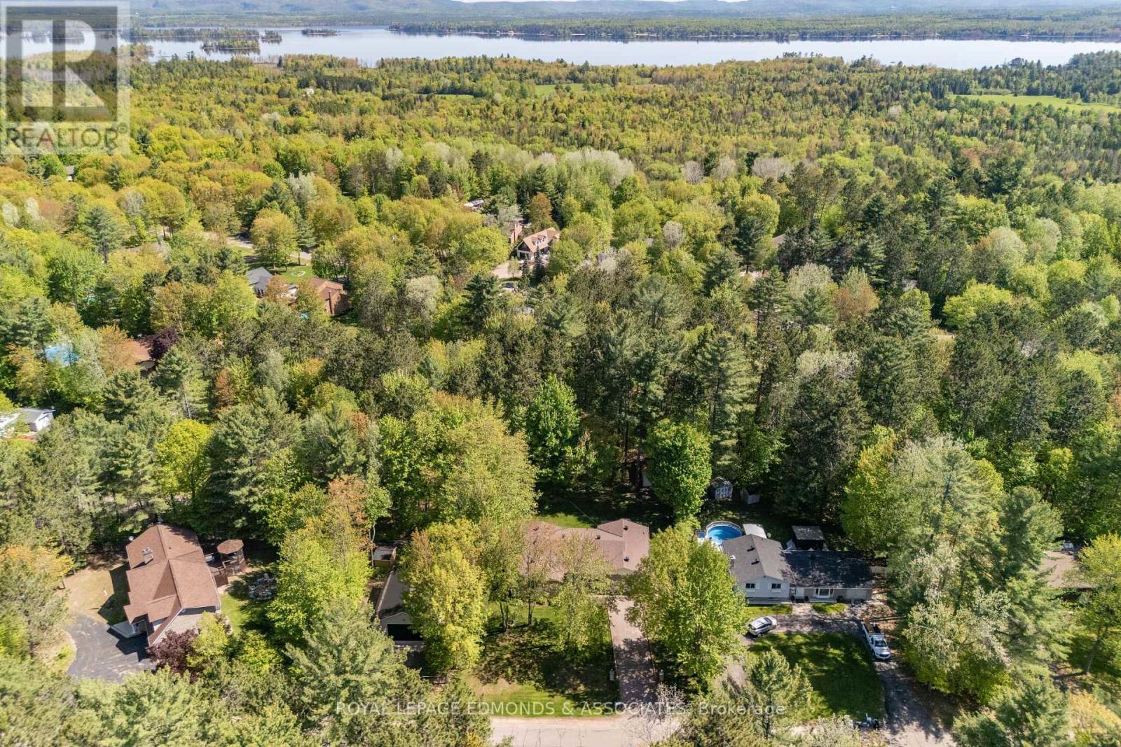 












9 HERITAGE DRIVE

,
Petawawa,




Ontario
K8H3J5

