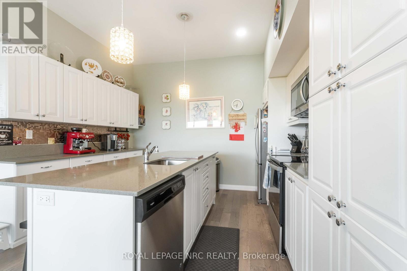 












905 - 7711 GREEN VISTA GATE

,
Niagara Falls (Oldfield),




Ontario
L2G0Y9

