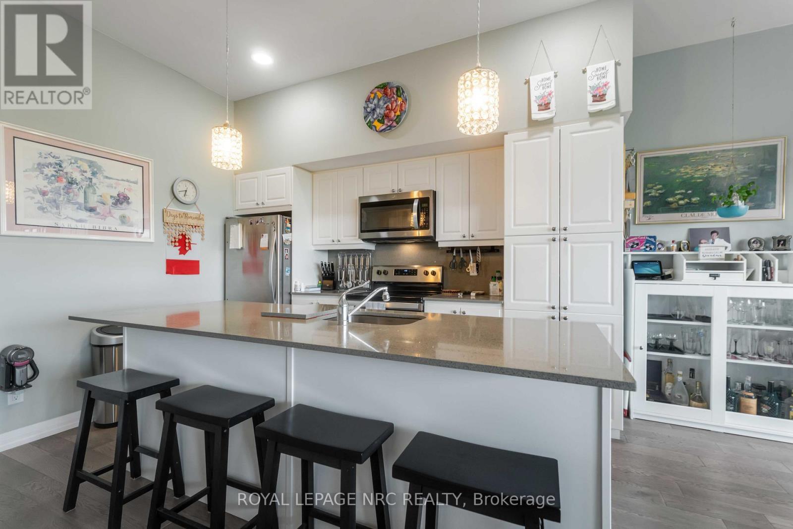 












905 - 7711 GREEN VISTA GATE

,
Niagara Falls (Oldfield),




Ontario
L2G0Y9


