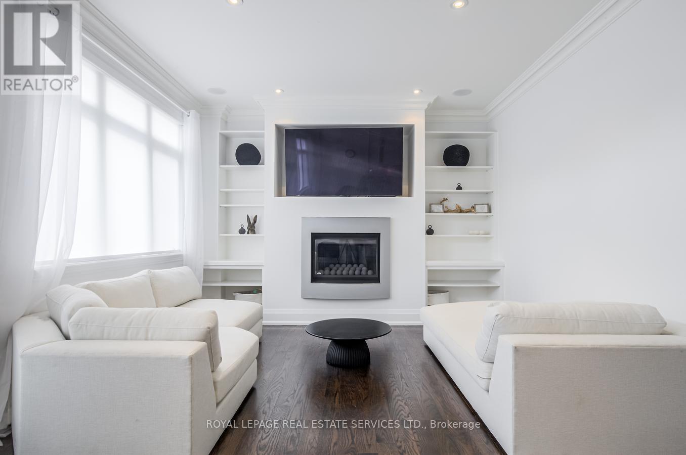 












21A ROYCREST AVENUE

,
Toronto,




Ontario
M2N1R1


