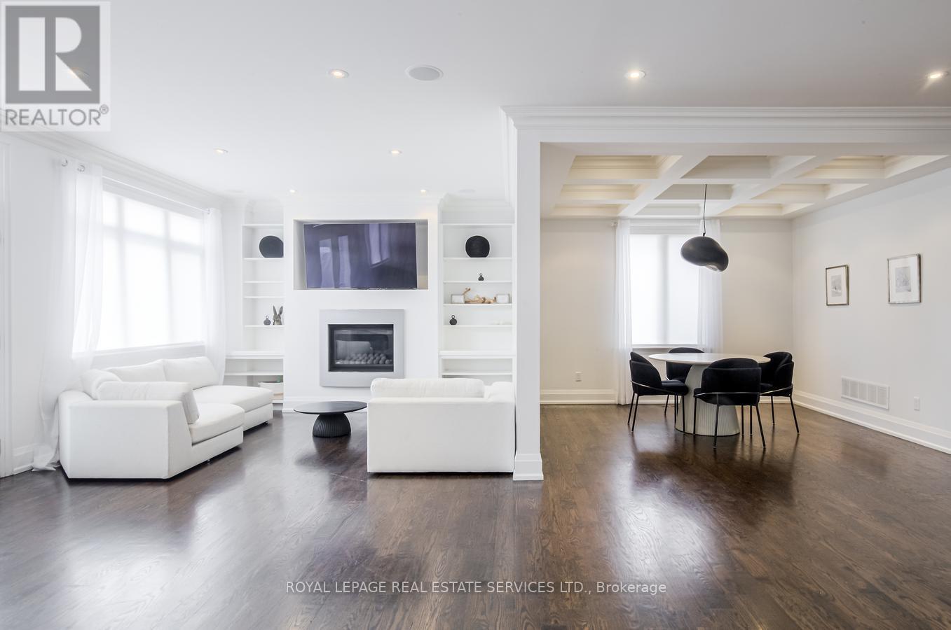 












21A ROYCREST AVENUE

,
Toronto,




Ontario
M2N1R1


