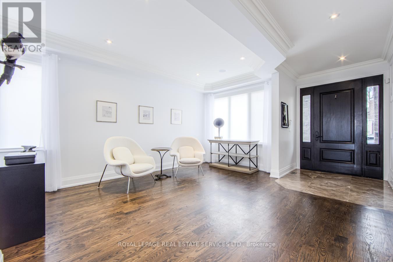 












21A ROYCREST AVENUE

,
Toronto,




Ontario
M2N1R1

