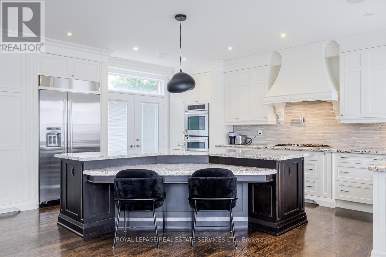












21A ROYCREST AVENUE

,
Toronto,




Ontario
M2N1R1

