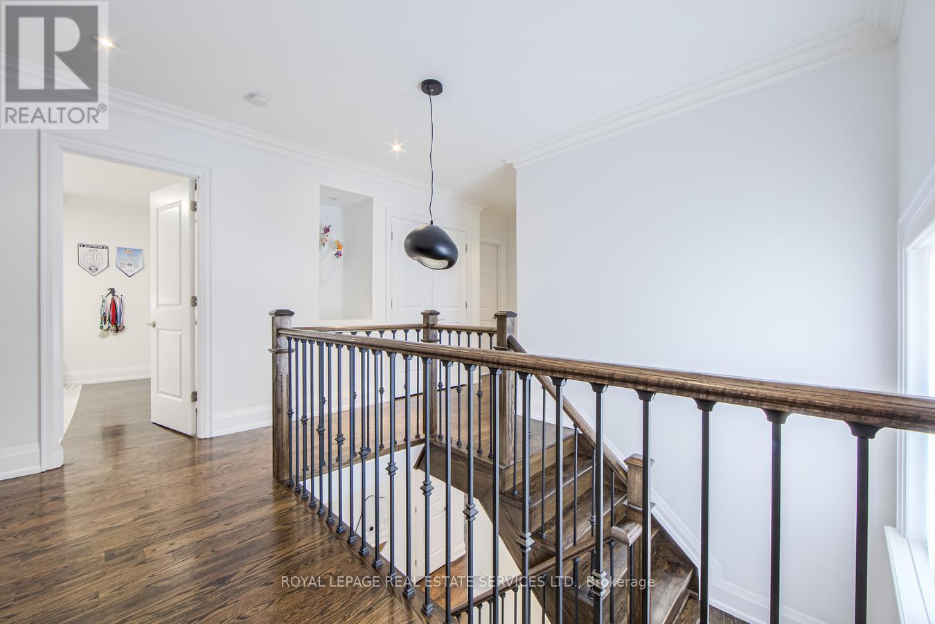 












21A ROYCREST AVENUE

,
Toronto,




Ontario
M2N1R1

