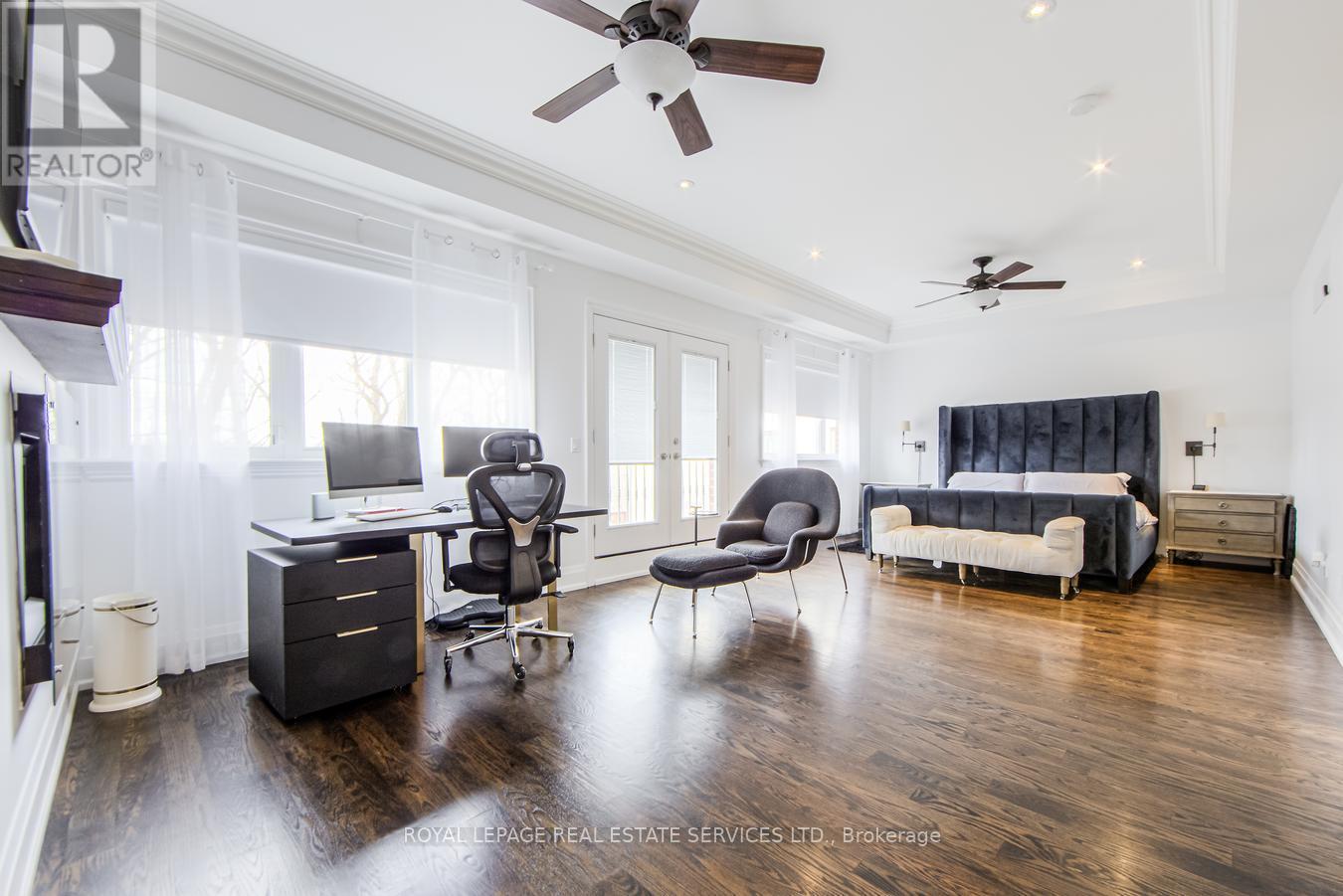 












21A ROYCREST AVENUE

,
Toronto,




Ontario
M2N1R1

