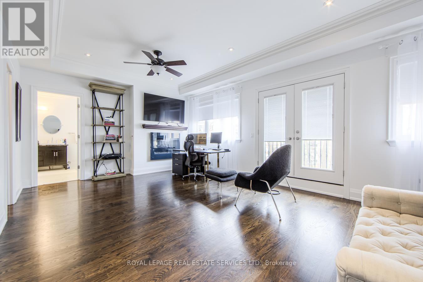 












21A ROYCREST AVENUE

,
Toronto,




Ontario
M2N1R1

