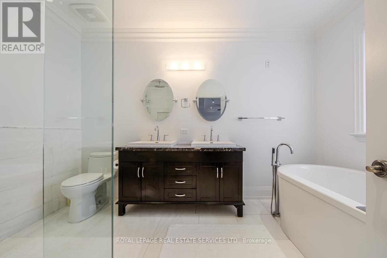 












21A ROYCREST AVENUE

,
Toronto,




Ontario
M2N1R1

