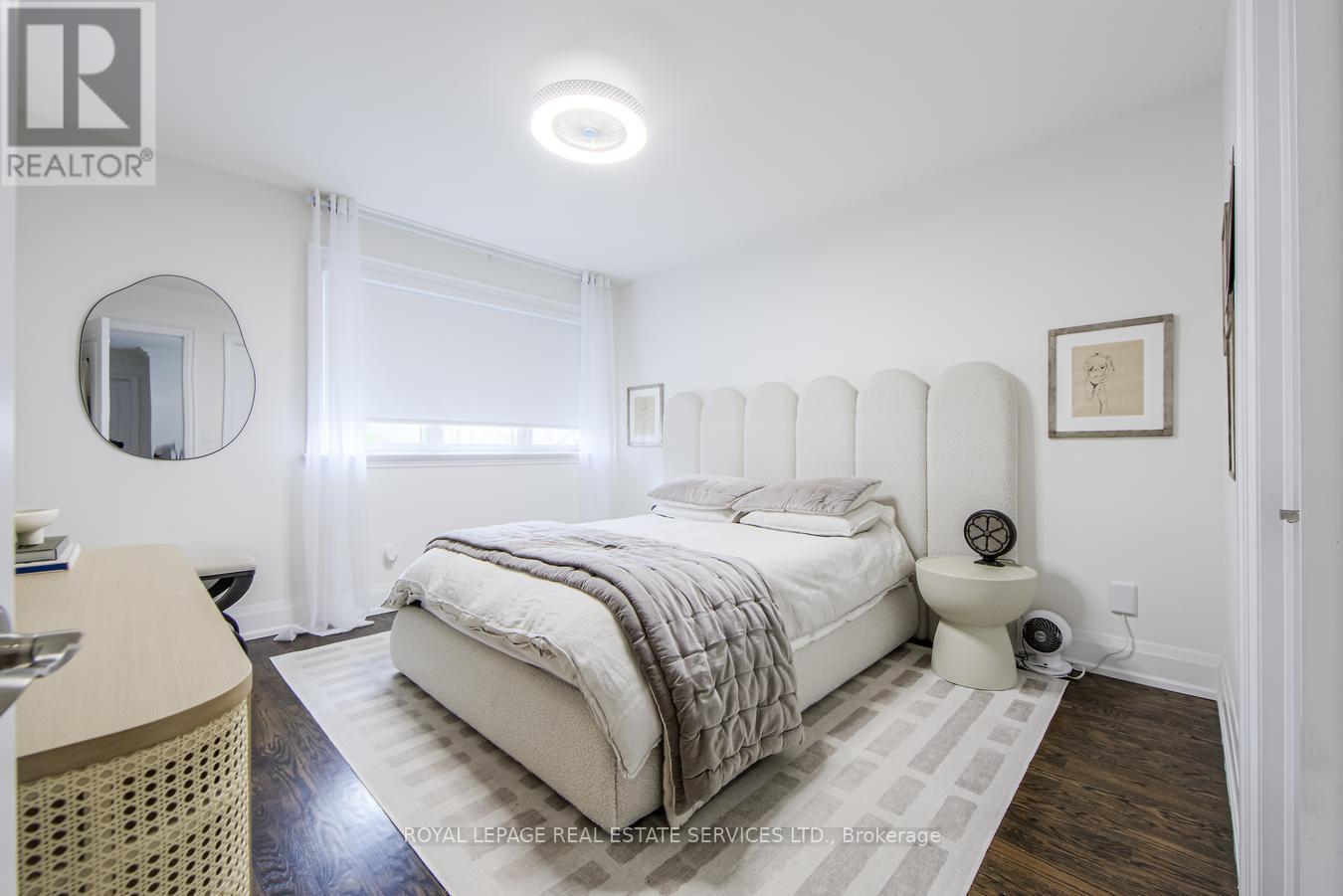












21A ROYCREST AVENUE

,
Toronto,




Ontario
M2N1R1

