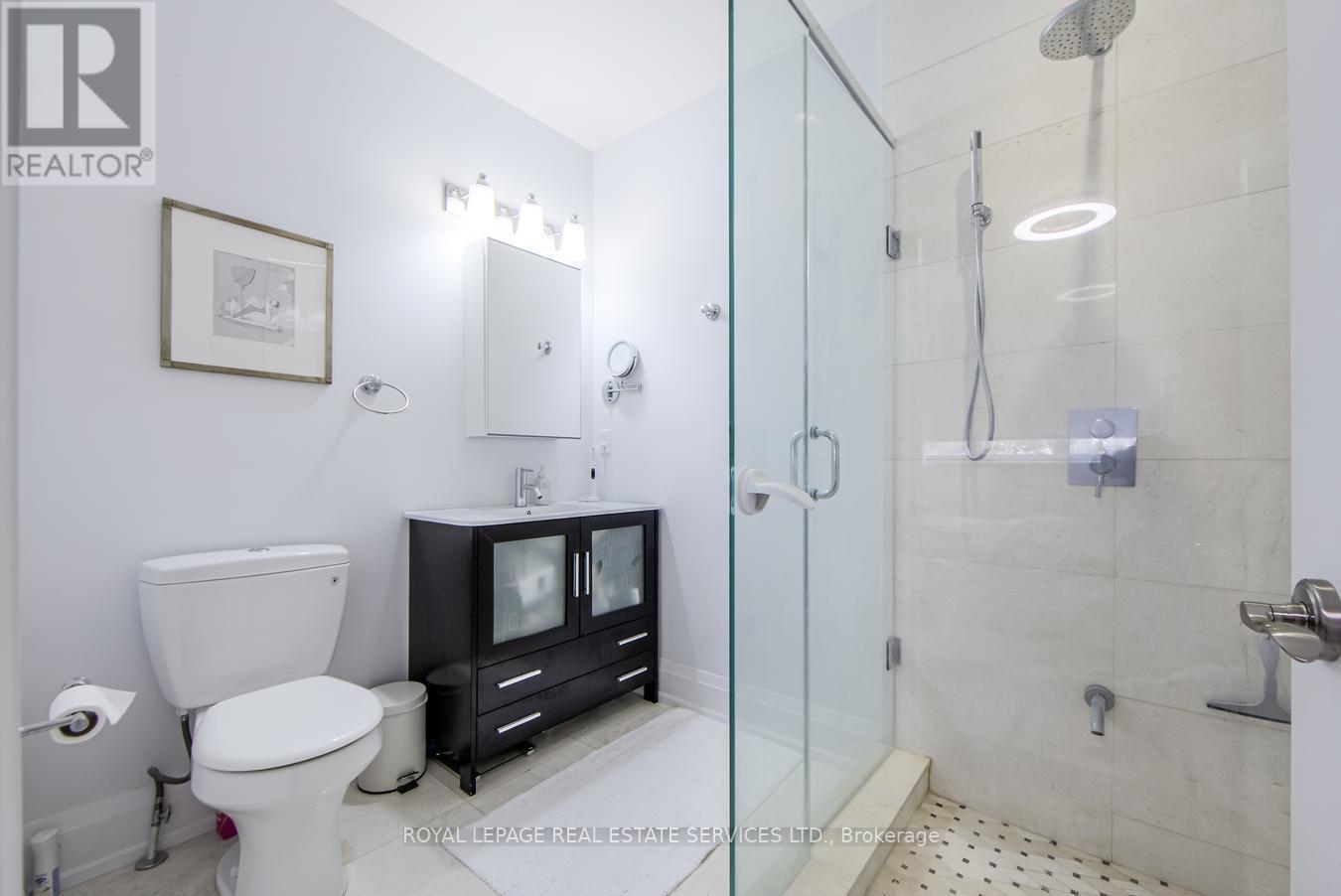 












21A ROYCREST AVENUE

,
Toronto,




Ontario
M2N1R1

