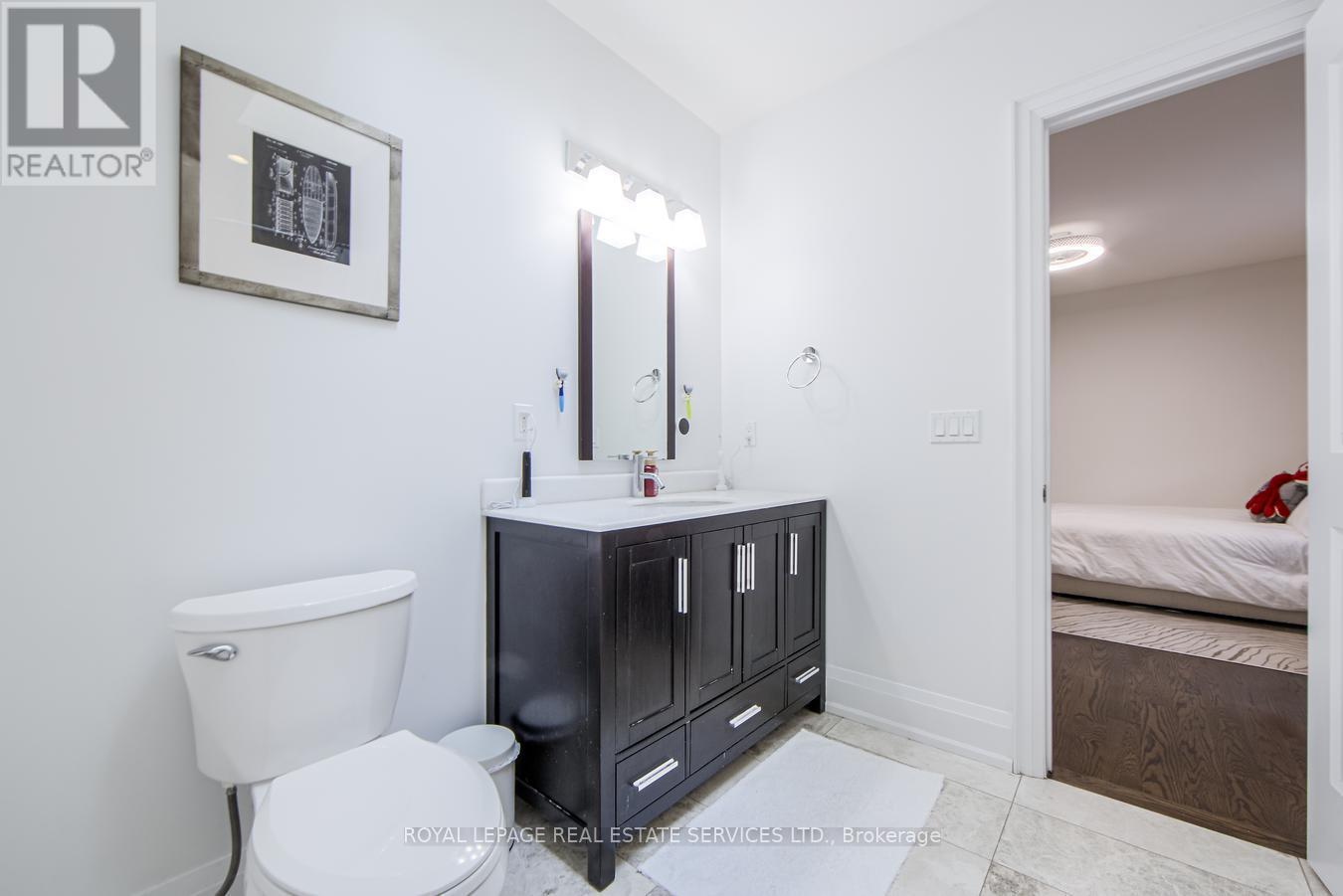 












21A ROYCREST AVENUE

,
Toronto,




Ontario
M2N1R1

