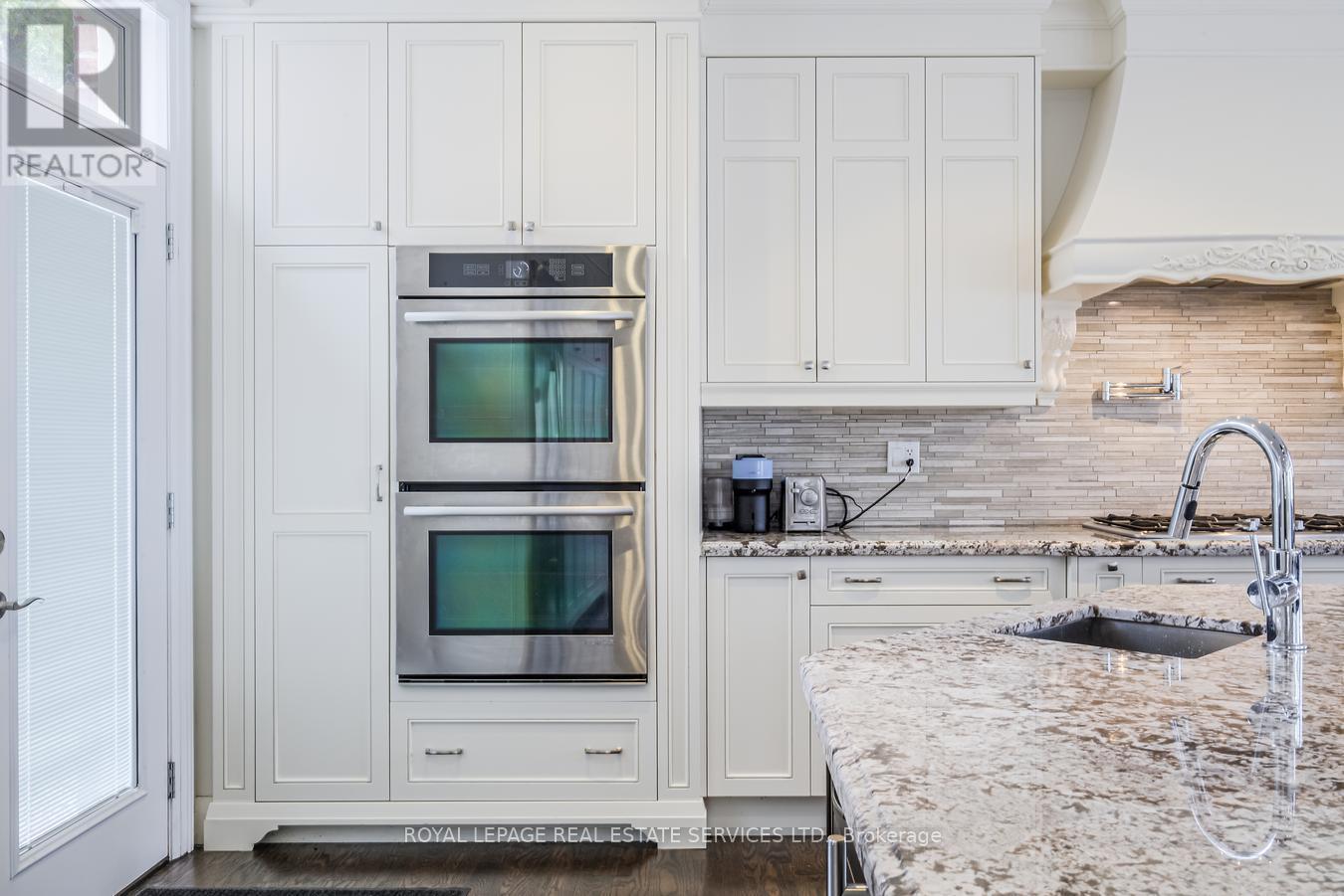 












21A ROYCREST AVENUE

,
Toronto,




Ontario
M2N1R1

