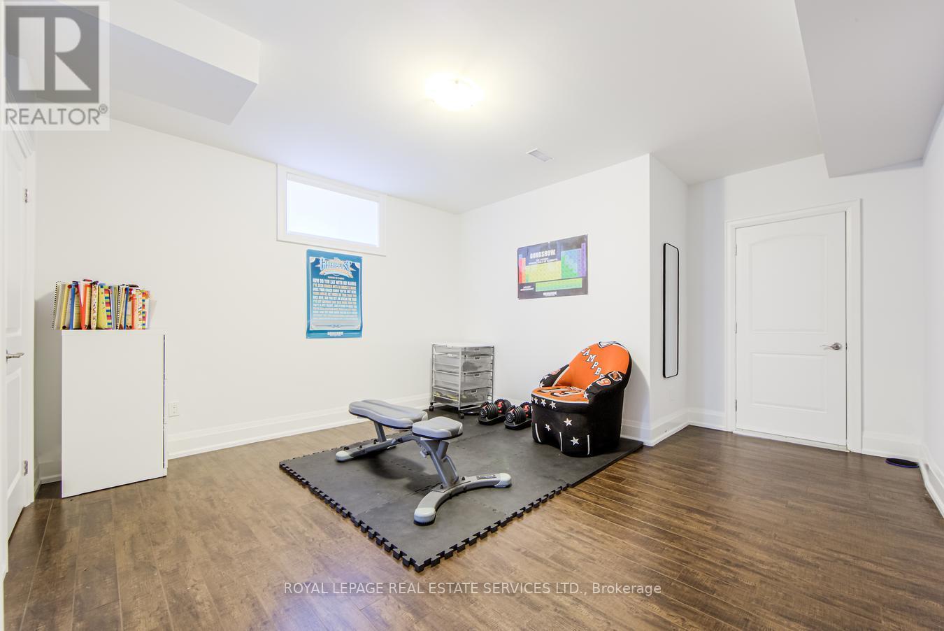 












21A ROYCREST AVENUE

,
Toronto,




Ontario
M2N1R1

