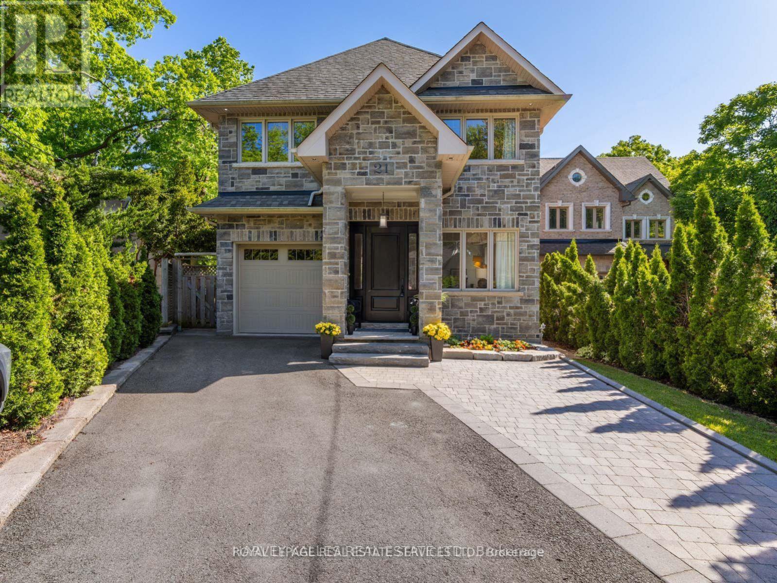 












21A ROYCREST AVENUE

,
Toronto,




Ontario
M2N1R1

