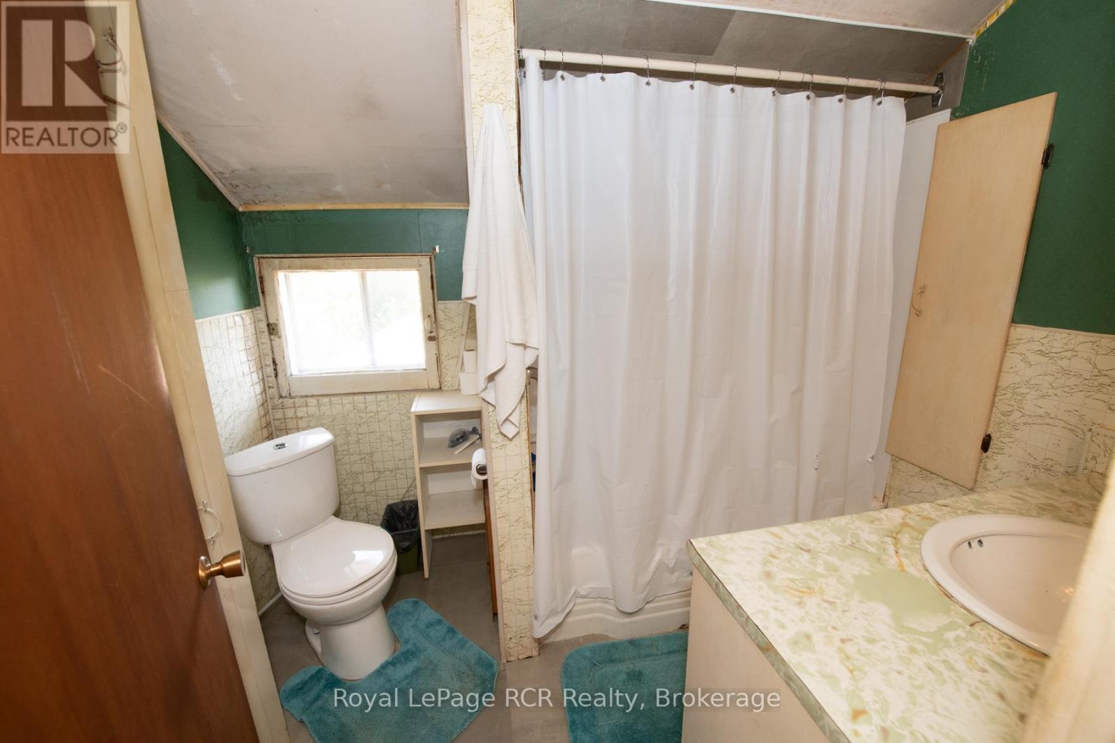 












450 JAMES STREET W

,
Wellington North (Mount Forest),




Ontario
N0G2L3

