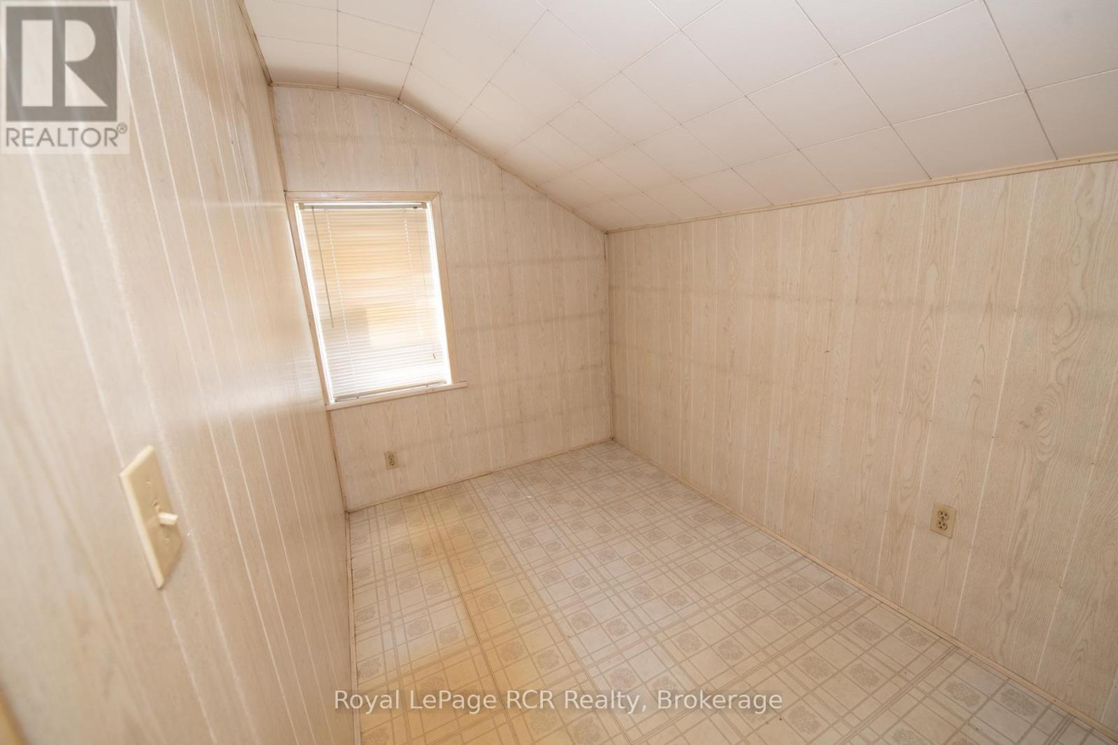 












450 JAMES STREET W

,
Wellington North (Mount Forest),




Ontario
N0G2L3

