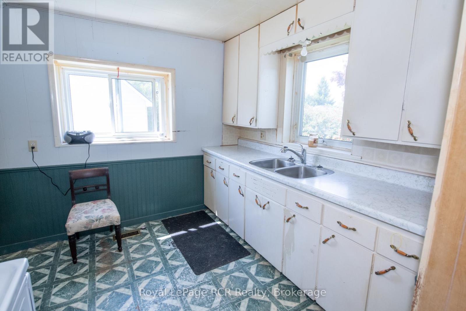 












450 JAMES STREET W

,
Wellington North (Mount Forest),




Ontario
N0G2L3

