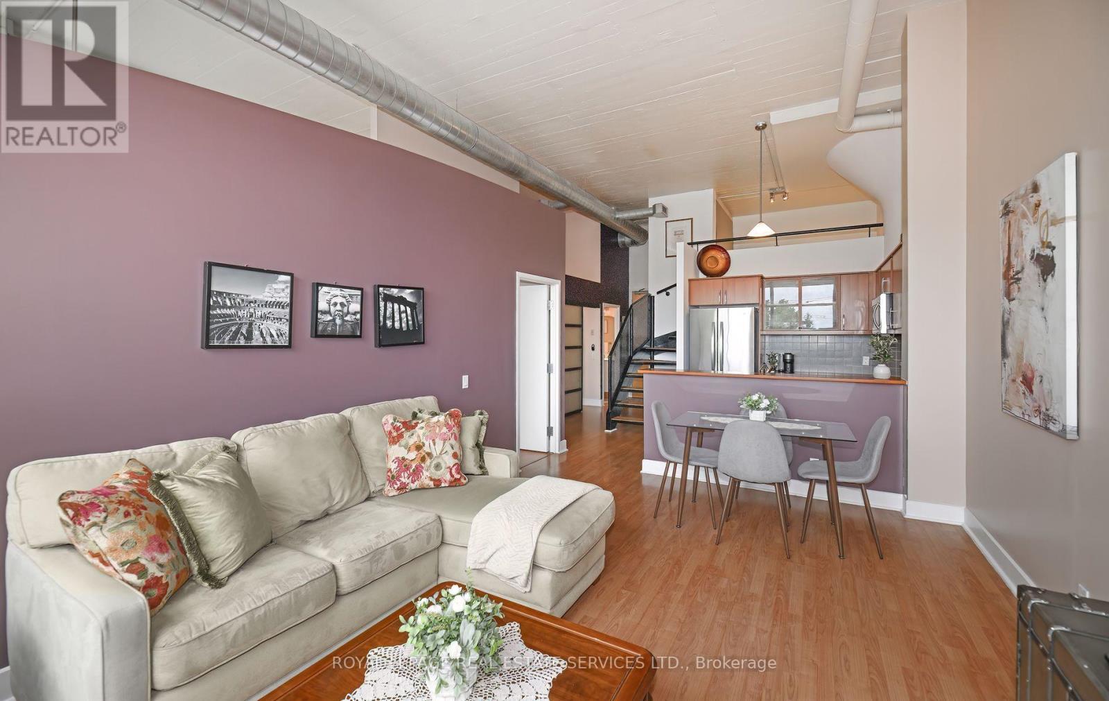 












205 - 1001 ROSELAWN AVENUE

,
Toronto,




Ontario
M6B4M4

