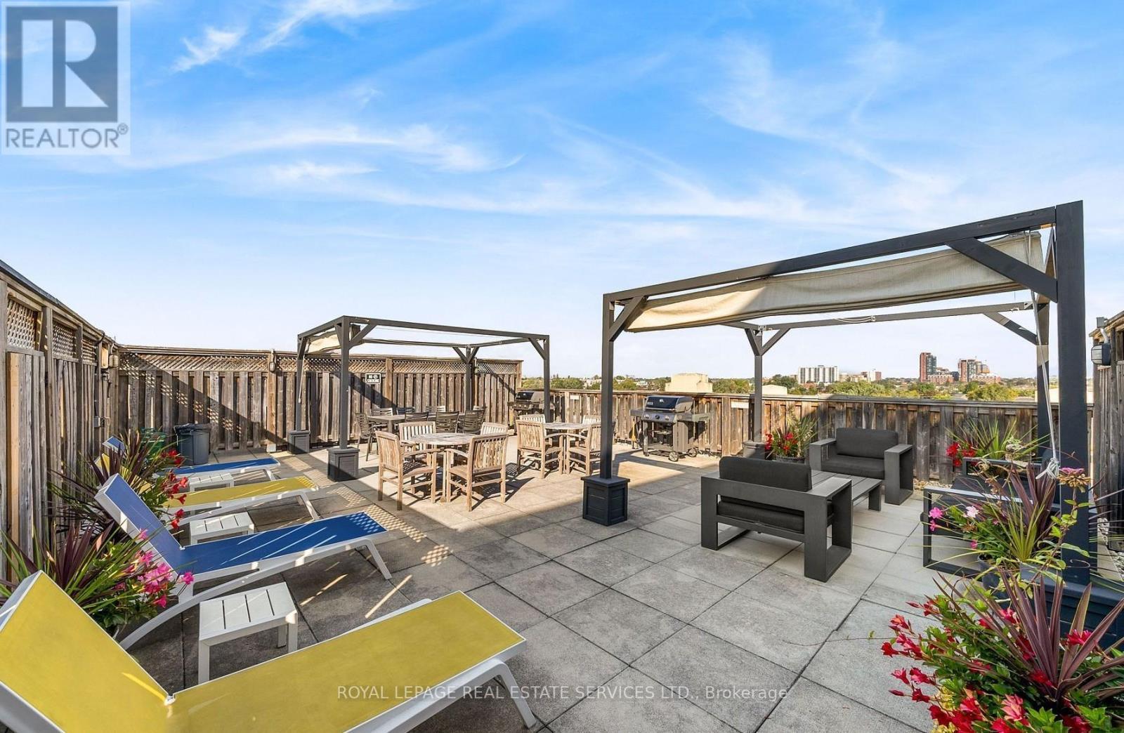 












205 - 1001 ROSELAWN AVENUE

,
Toronto,




Ontario
M6B4M4

