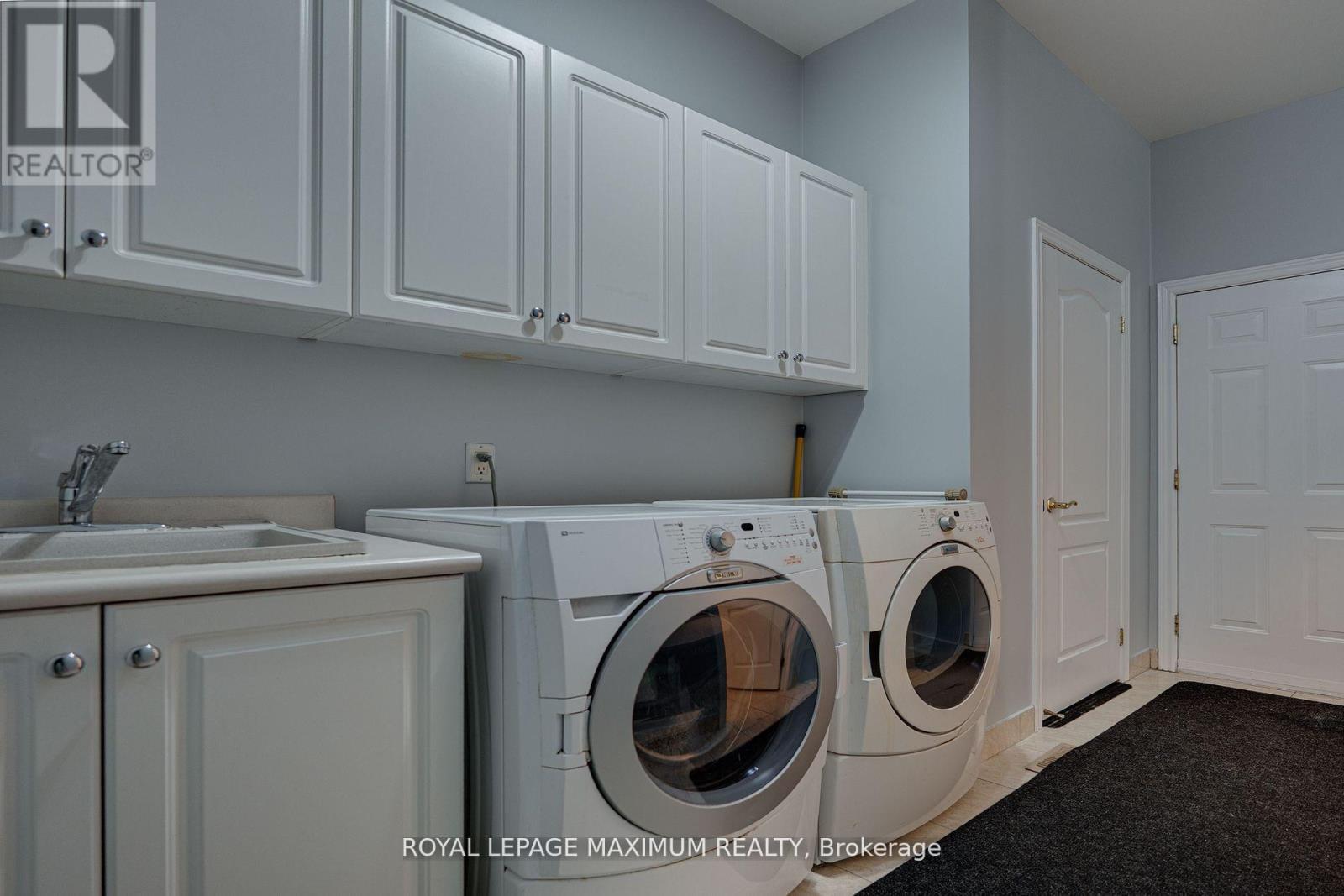 












222 KIMBER CRESCENT

,
Vaughan,




Ontario
L4L9K3

