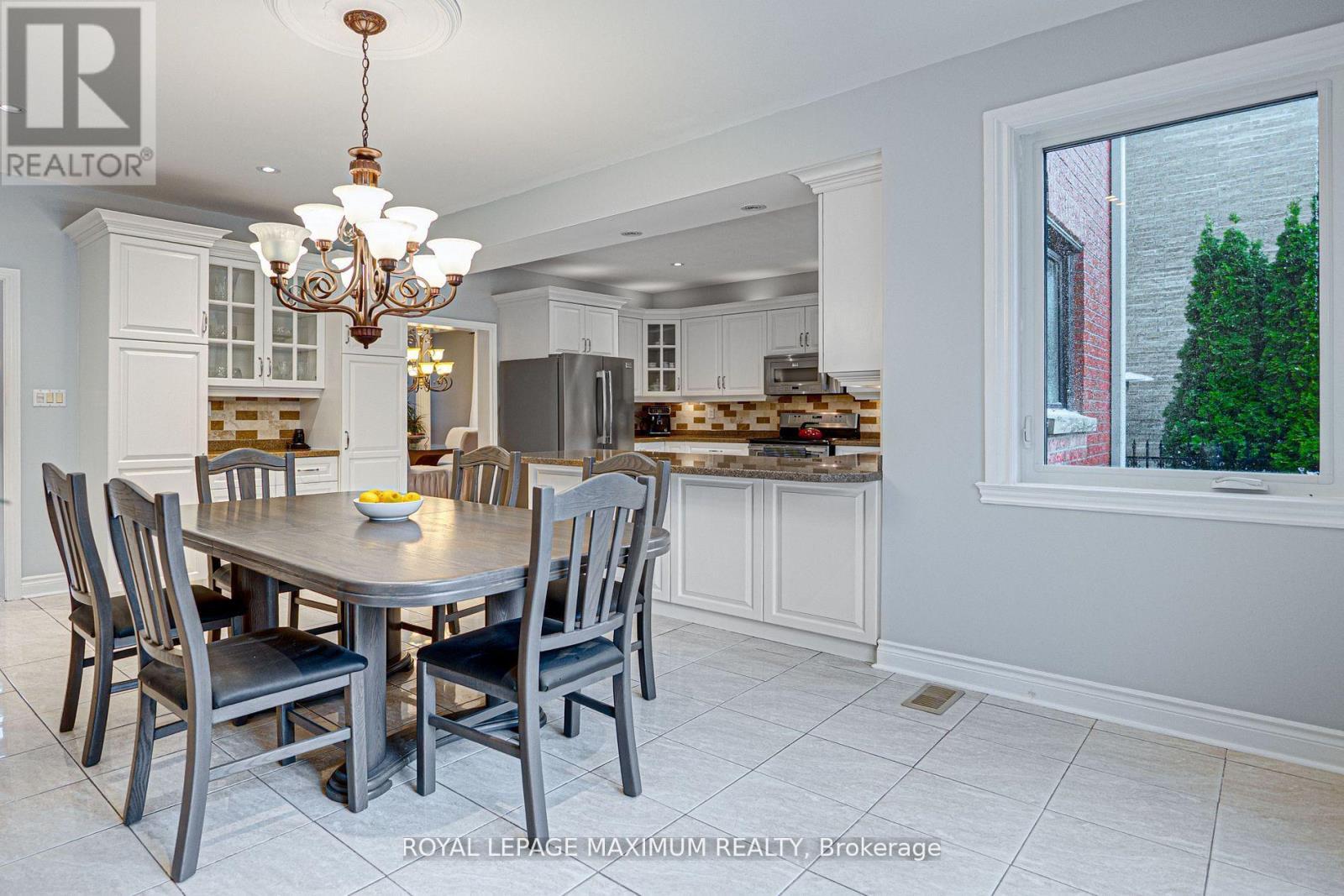 












222 KIMBER CRESCENT

,
Vaughan,




Ontario
L4L9K3

