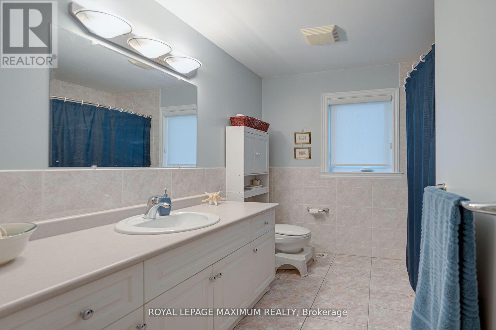 












222 KIMBER CRESCENT

,
Vaughan,




Ontario
L4L9K3

