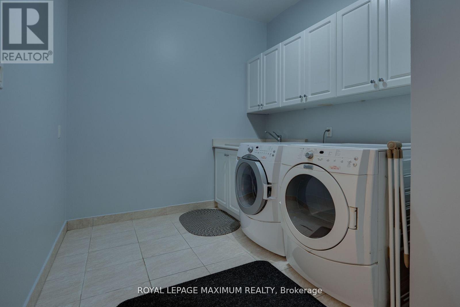 












222 KIMBER CRESCENT

,
Vaughan,




Ontario
L4L9K3

