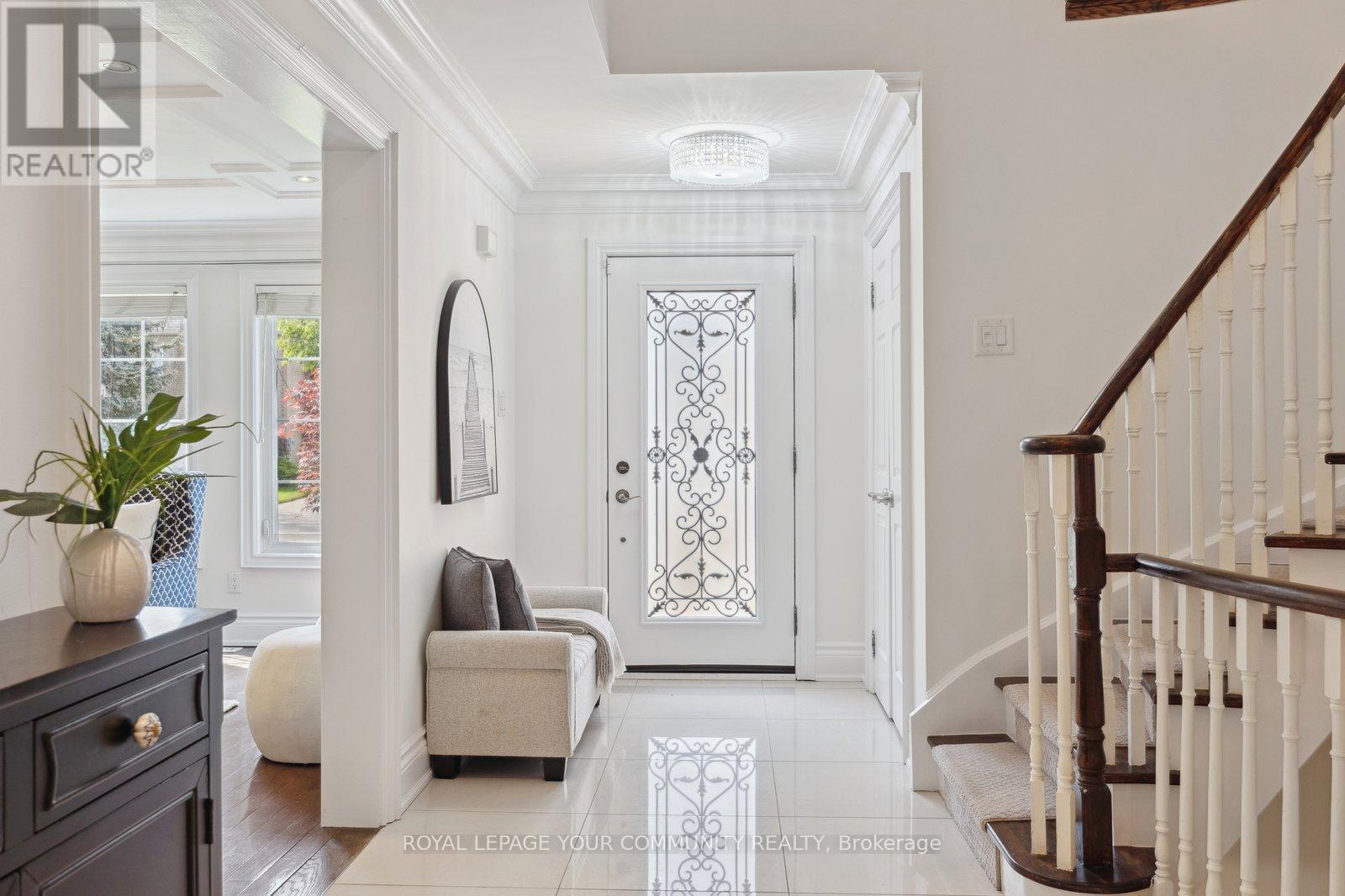 












16 WHITE LODGE CRESCENT

,
Richmond Hill,




Ontario
L4C8Z7

