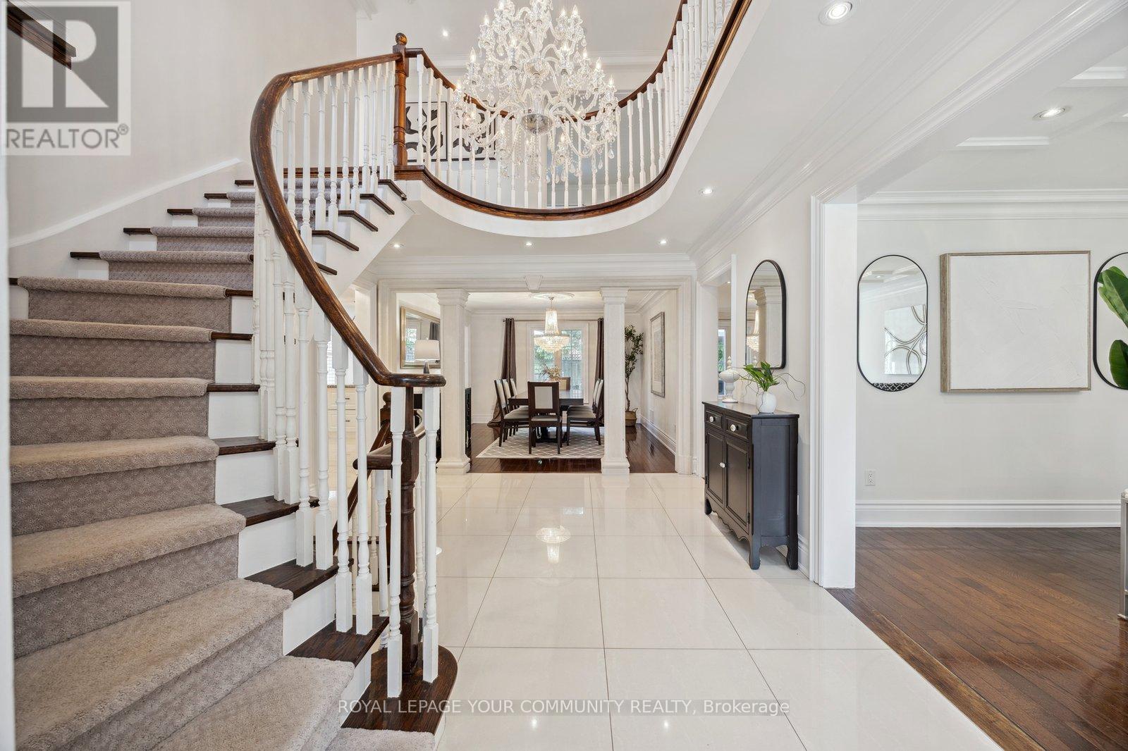 












16 WHITE LODGE CRESCENT

,
Richmond Hill,




Ontario
L4C8Z7

