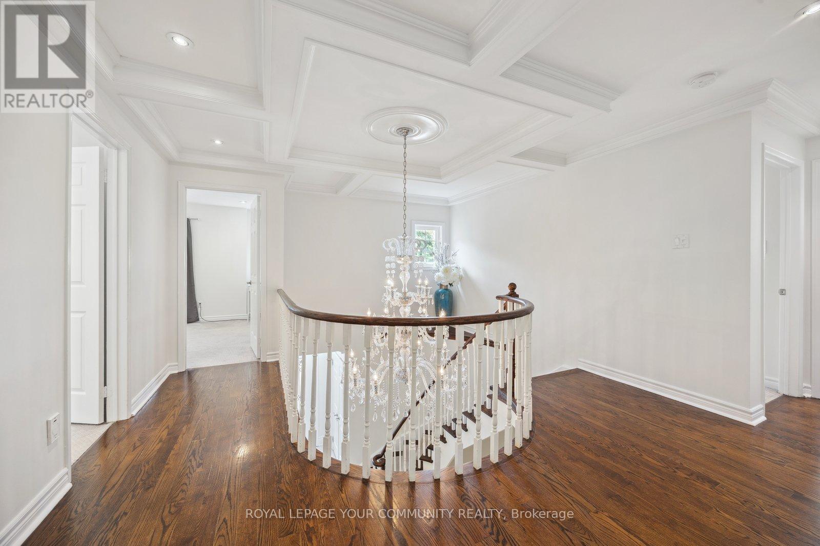 












16 WHITE LODGE CRESCENT

,
Richmond Hill,




Ontario
L4C8Z7

