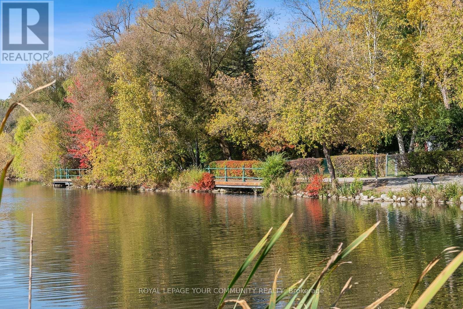 












16 WHITE LODGE CRESCENT

,
Richmond Hill,




Ontario
L4C8Z7

