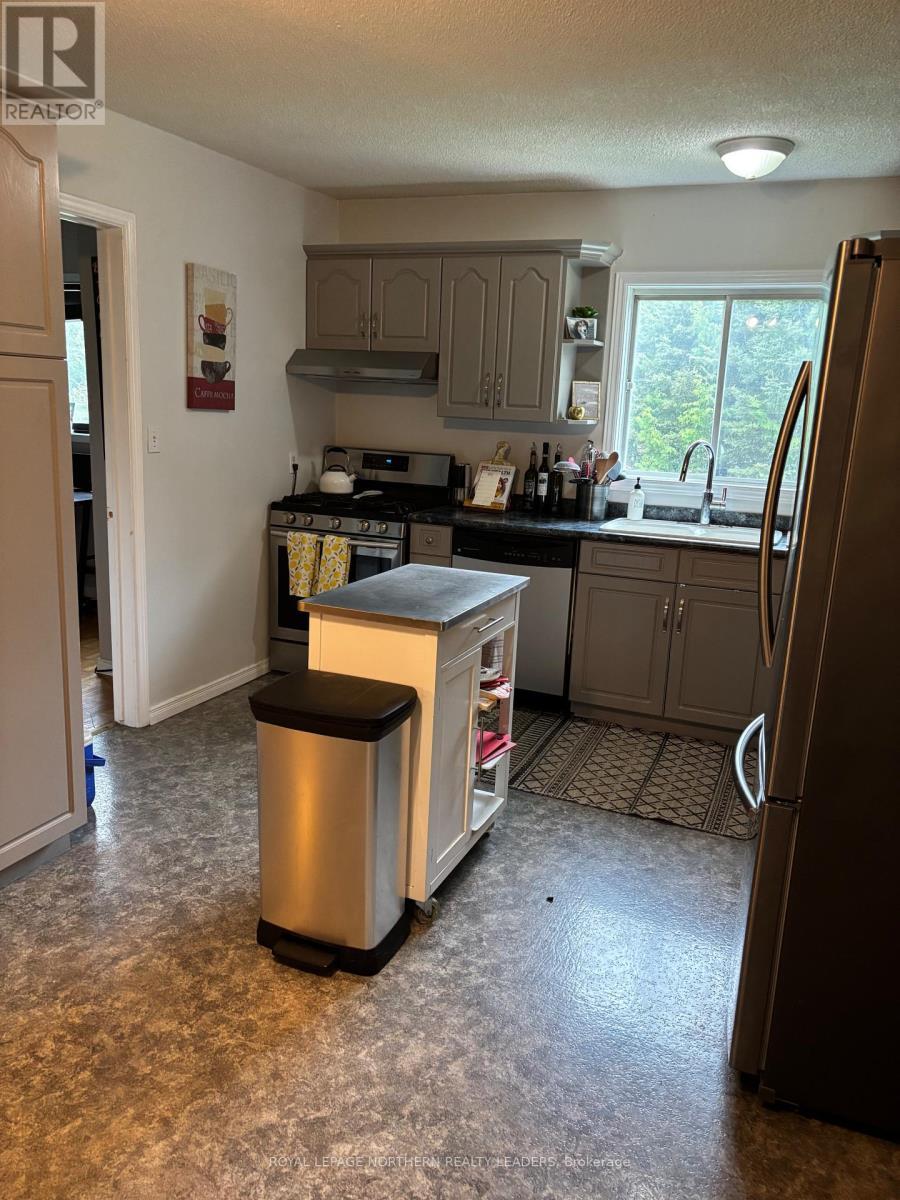 












5 ALGONQUIN ROAD

,
Cochrane,




Ontario
P0L1C0

