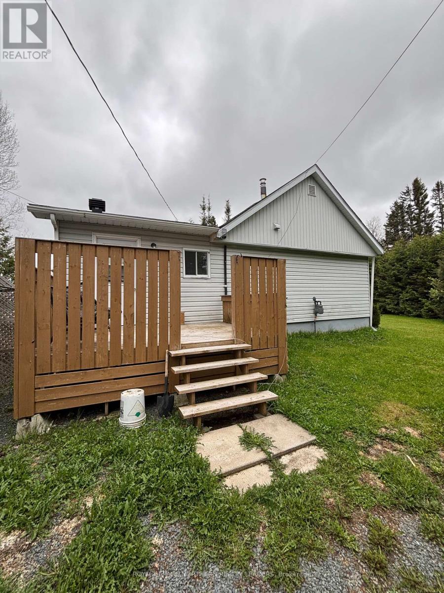 












5 ALGONQUIN ROAD

,
Cochrane,




Ontario
P0L1C0

