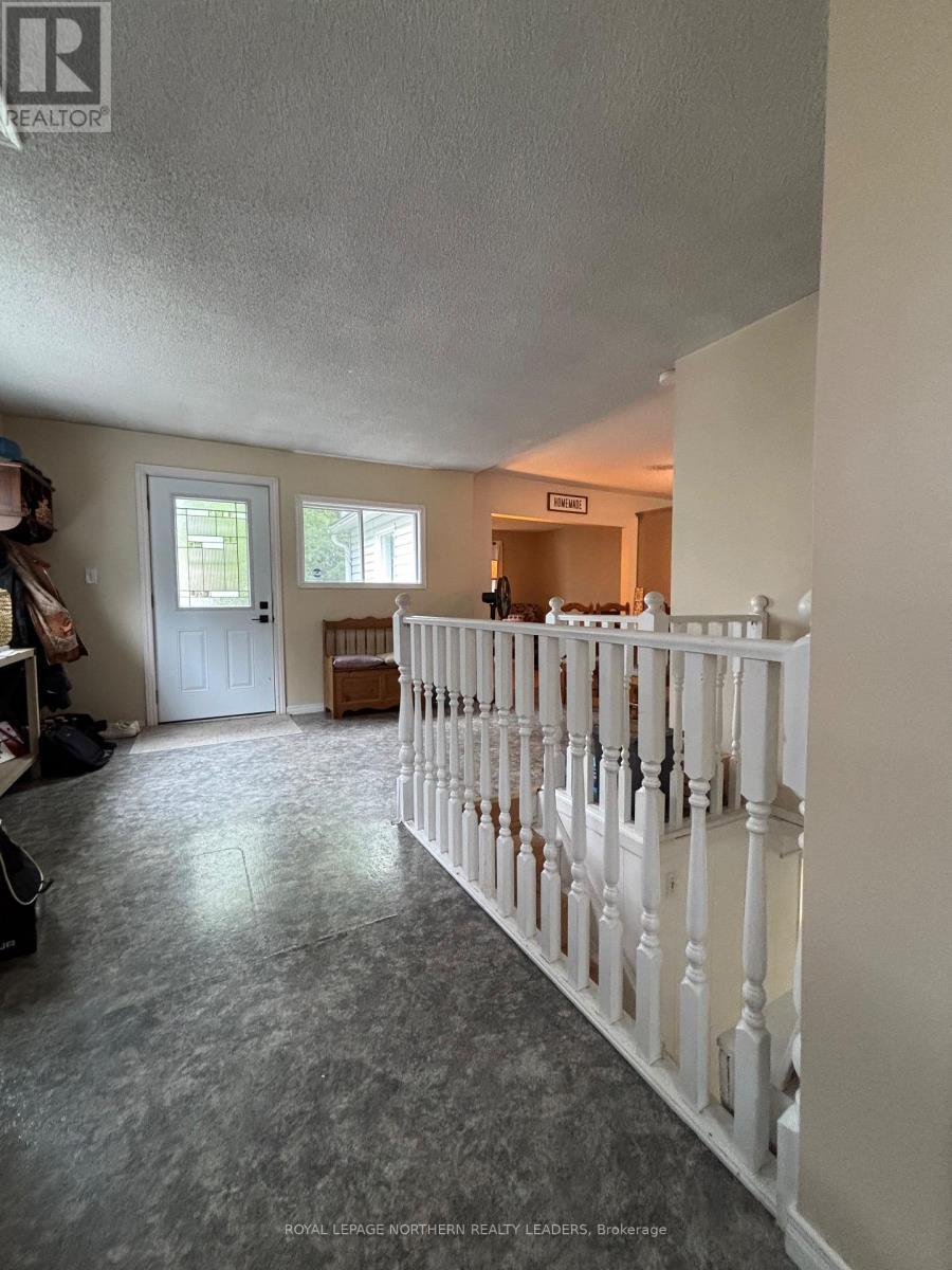 












5 ALGONQUIN ROAD

,
Cochrane,




Ontario
P0L1C0

