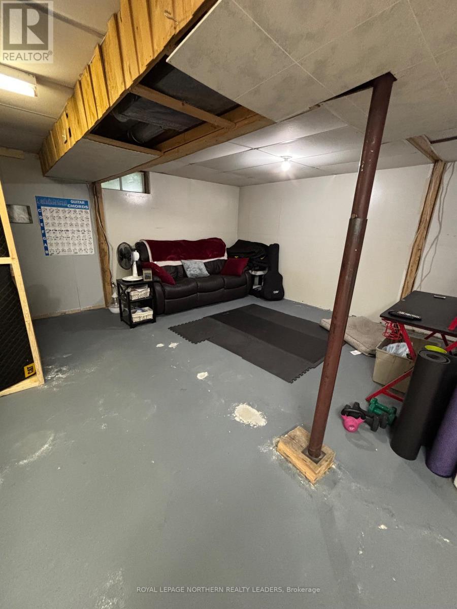 












5 ALGONQUIN ROAD

,
Cochrane,




Ontario
P0L1C0


