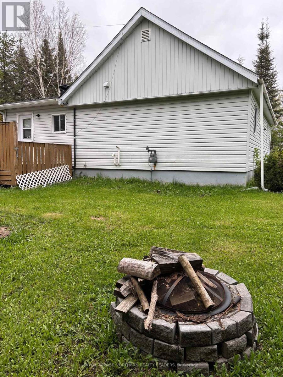 












5 ALGONQUIN ROAD

,
Cochrane,




Ontario
P0L1C0

