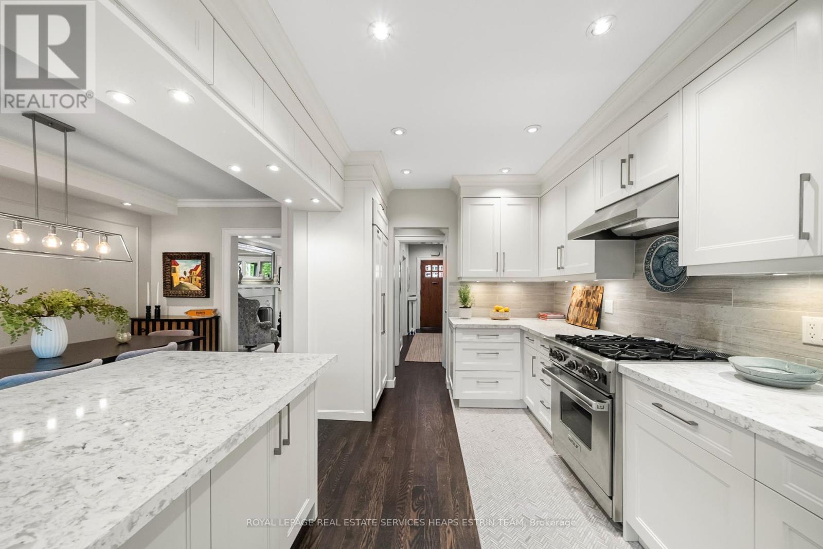 












62 FAIRLAWN AVENUE

,
Toronto,




Ontario
M5M1S7

