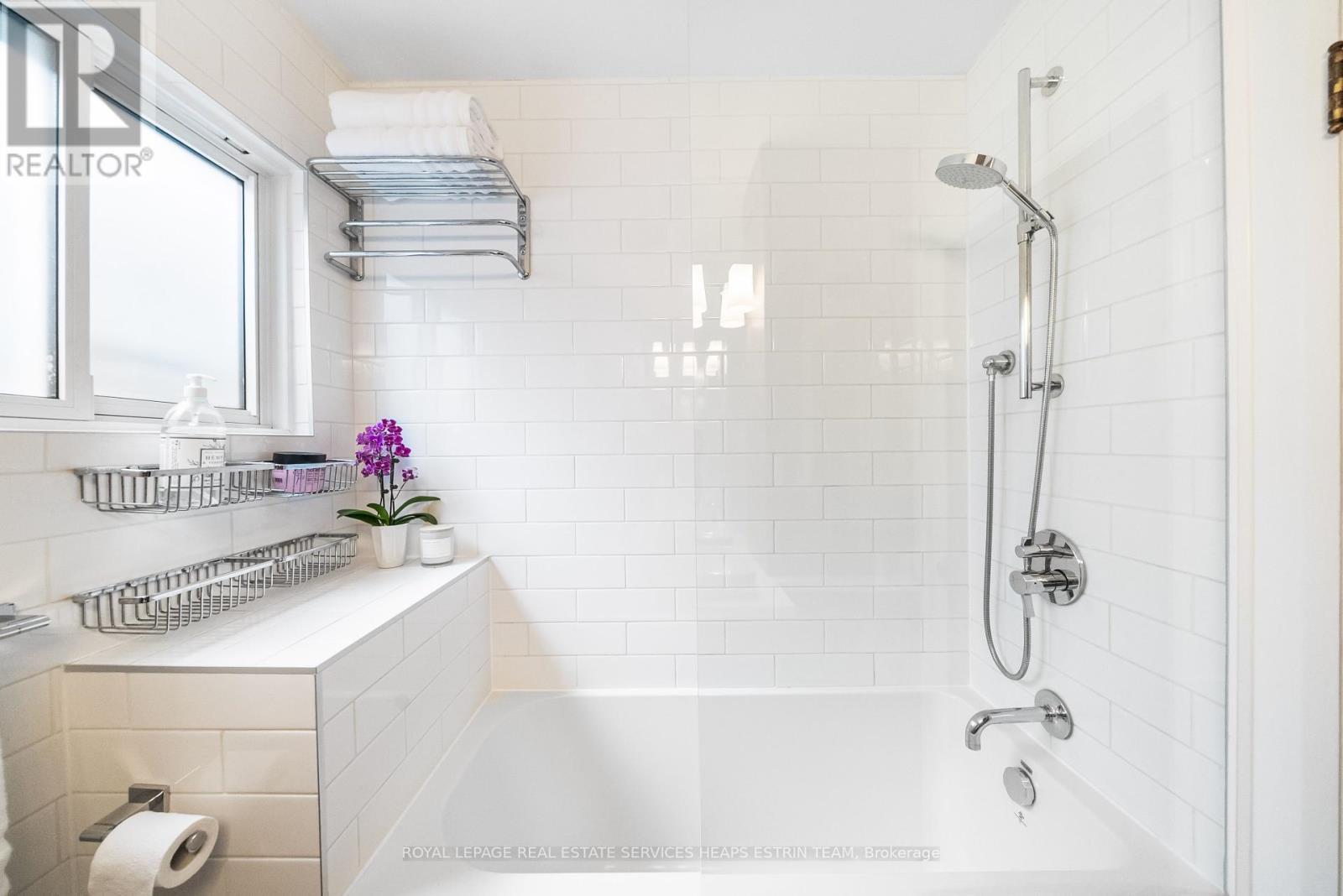 












62 FAIRLAWN AVENUE

,
Toronto,




Ontario
M5M1S7

