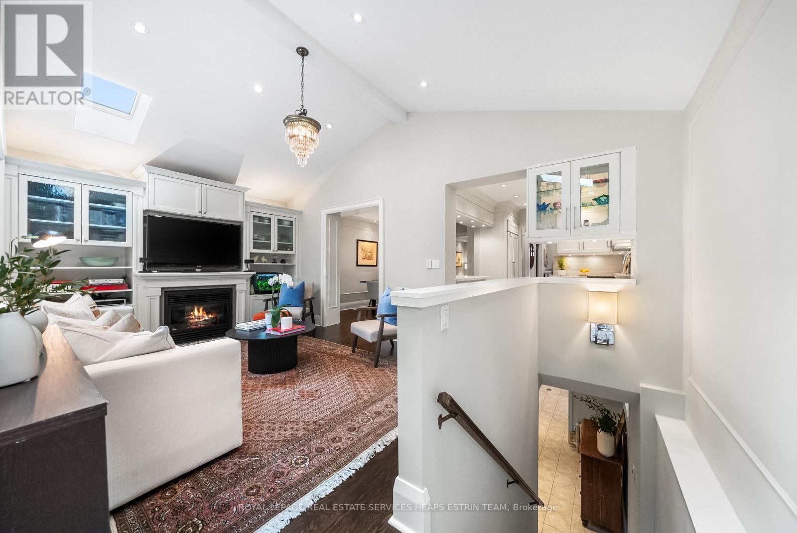 












62 FAIRLAWN AVENUE

,
Toronto,




Ontario
M5M1S7


