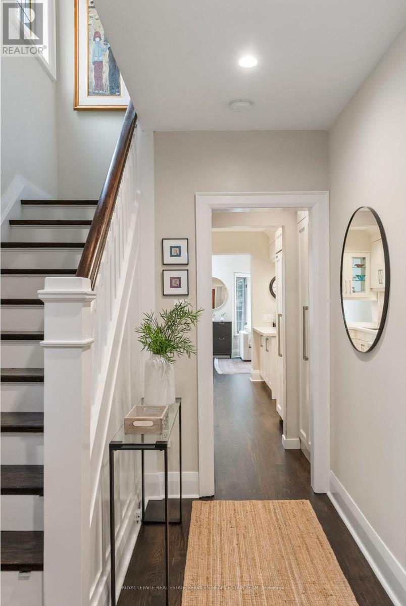 












62 FAIRLAWN AVENUE

,
Toronto,




Ontario
M5M1S7

