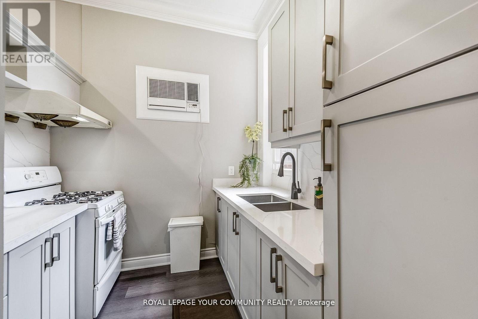












312 SEATON STREET

,
Toronto,




Ontario
M5A2T7

