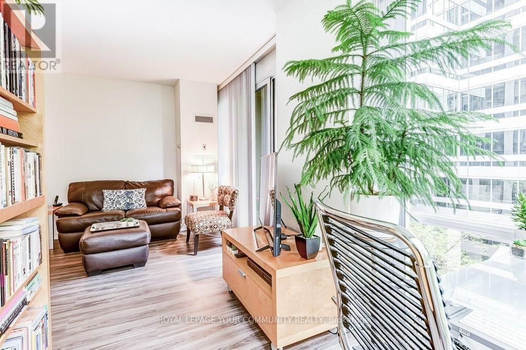 












410 - 85 BLOOR STREET E

,
Toronto,




Ontario
M4W3Y1

