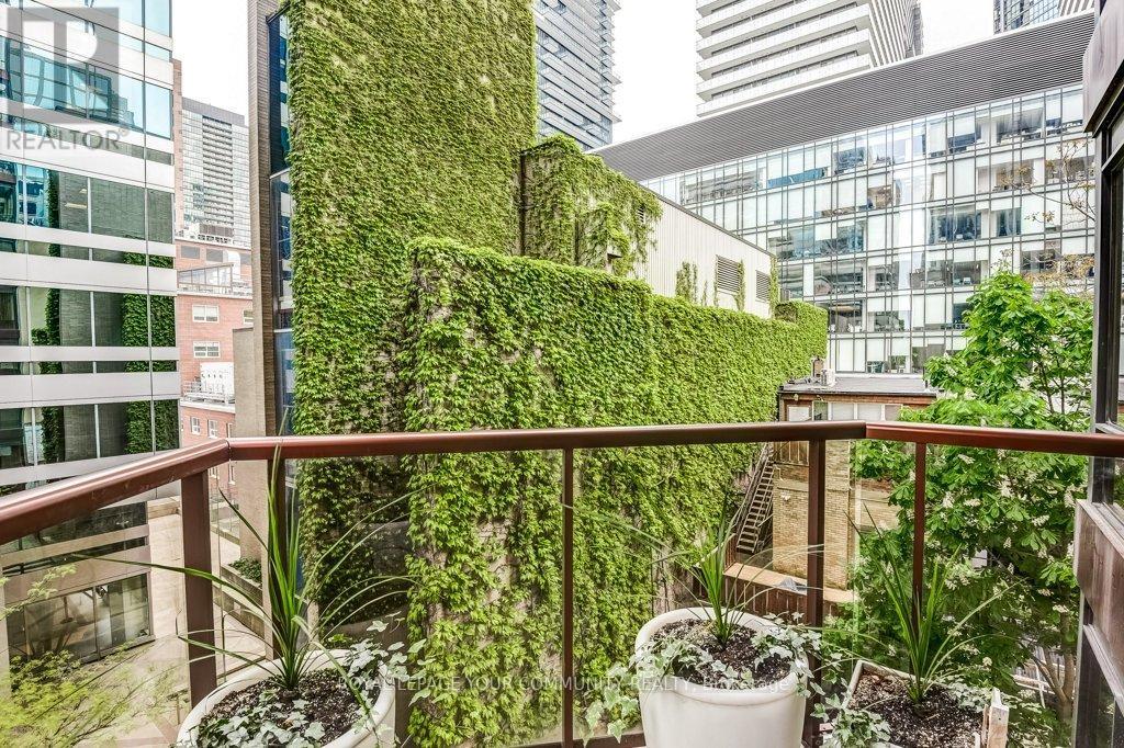 












410 - 85 BLOOR STREET E

,
Toronto,




Ontario
M4W3Y1

