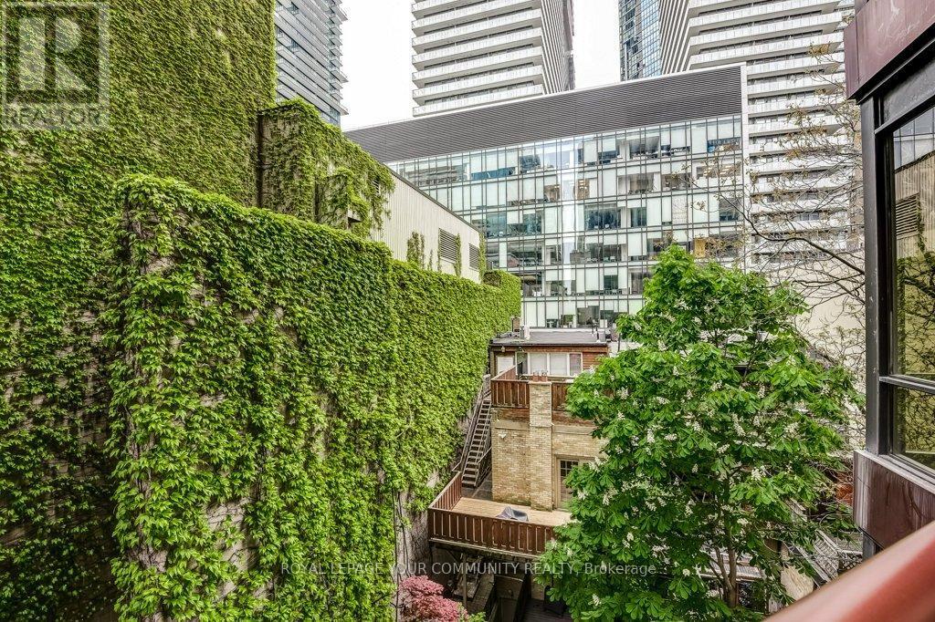 












410 - 85 BLOOR STREET E

,
Toronto,




Ontario
M4W3Y1

