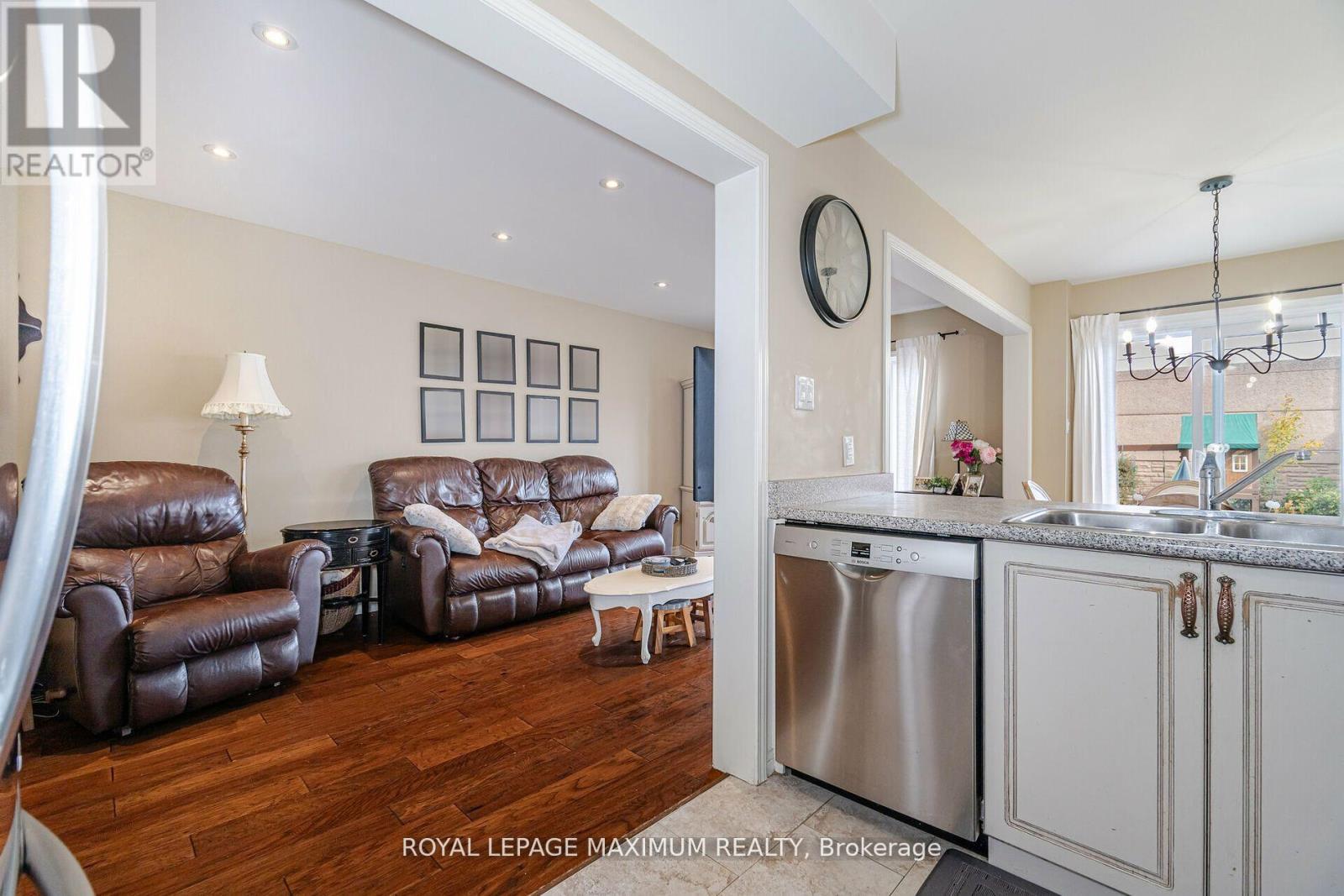 












50 BIG MOE CRESCENT

,
Brampton,




Ontario
L6P1J7

