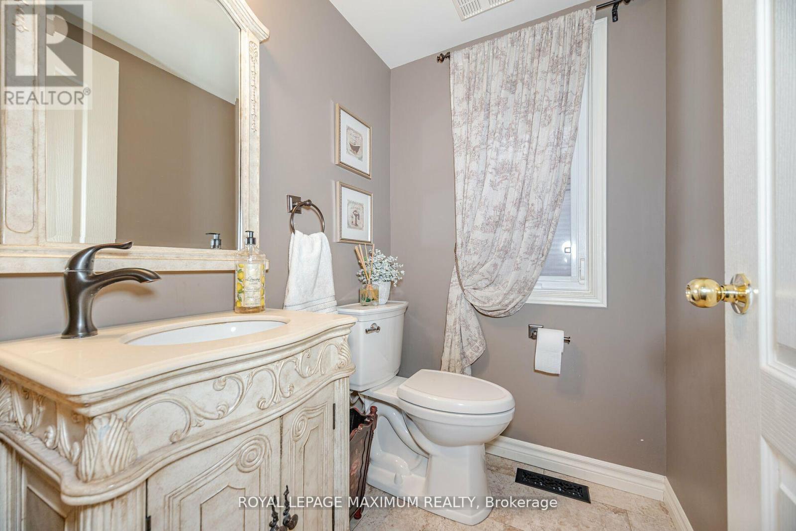 












50 BIG MOE CRESCENT

,
Brampton,




Ontario
L6P1J7

