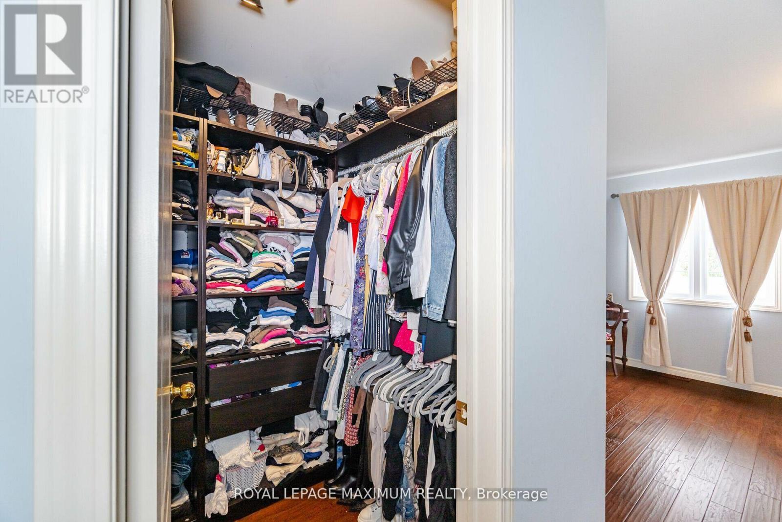 












50 BIG MOE CRESCENT

,
Brampton,




Ontario
L6P1J7

