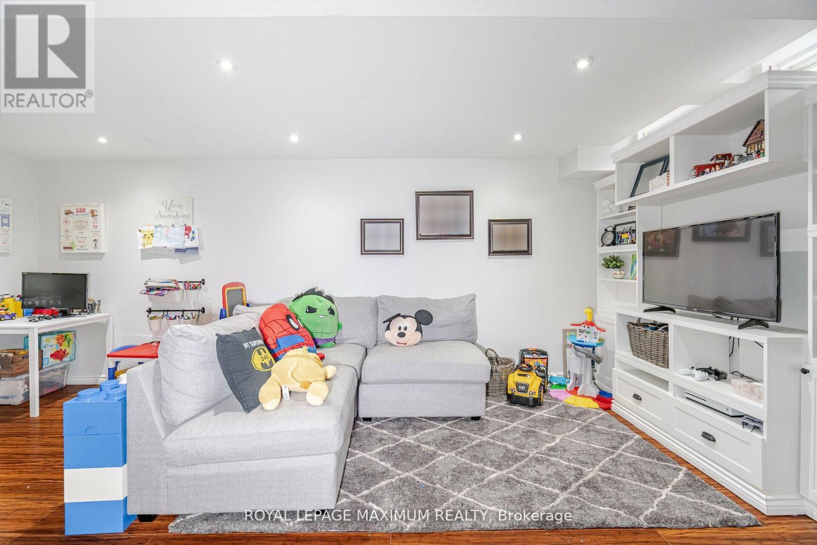 












50 BIG MOE CRESCENT

,
Brampton,




Ontario
L6P1J7

