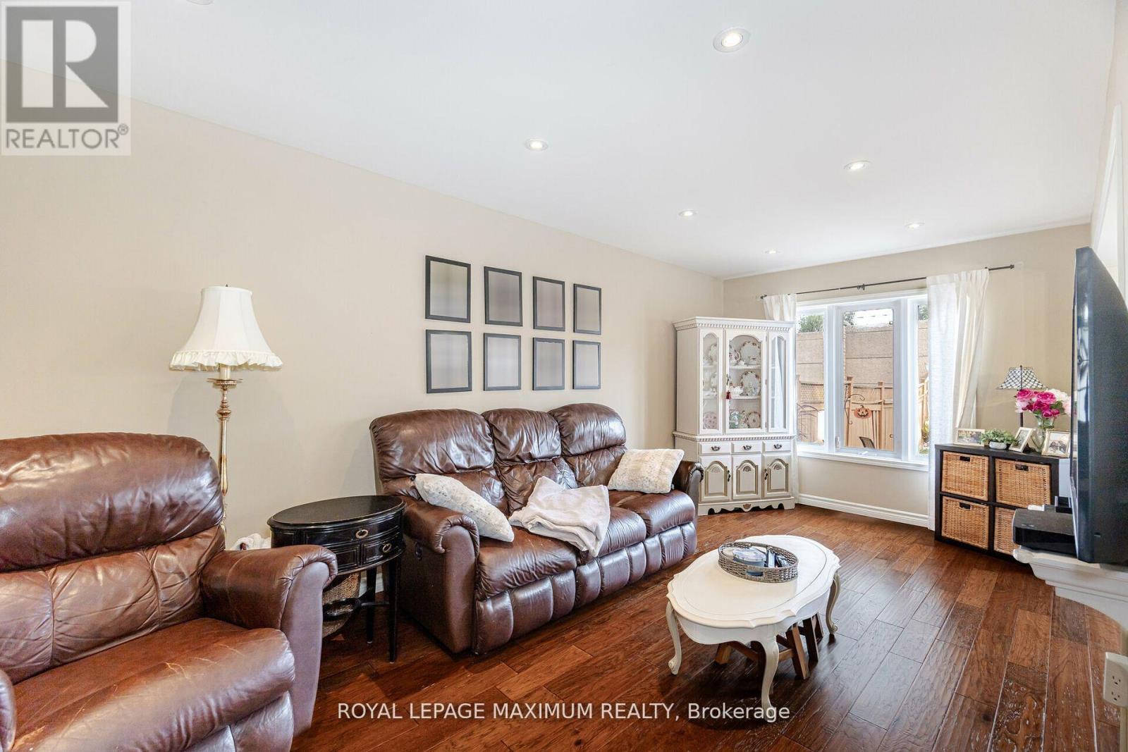 












50 BIG MOE CRESCENT

,
Brampton,




Ontario
L6P1J7

