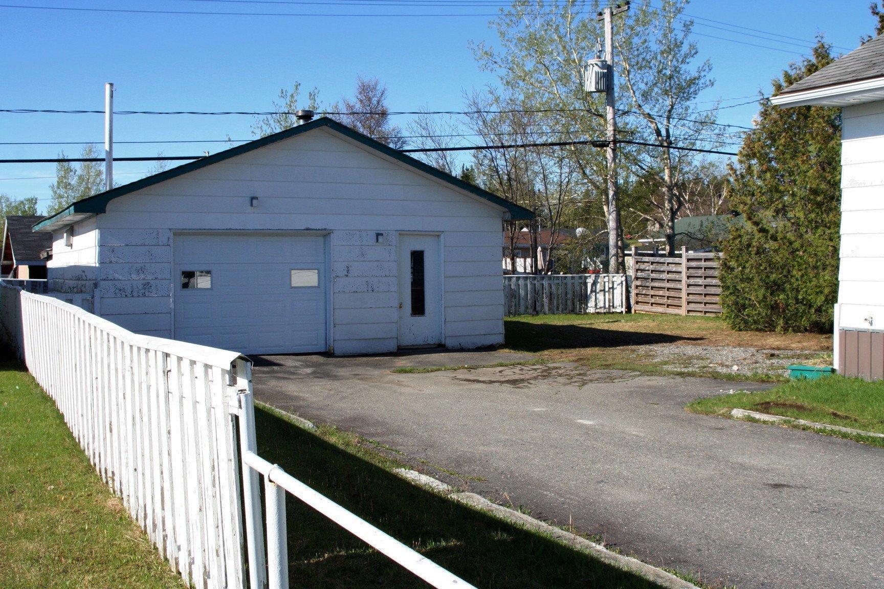 









752


5e Rue

,
Chibougamau,




QC
G8P1V2

