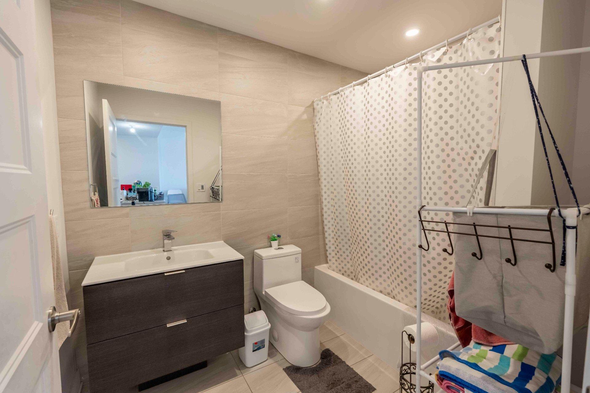 









10120


Rue Lauraine-Vaillancourt

, 502,
Montréal (Ahuntsic-Cartierville),




QC
H3L0B4

